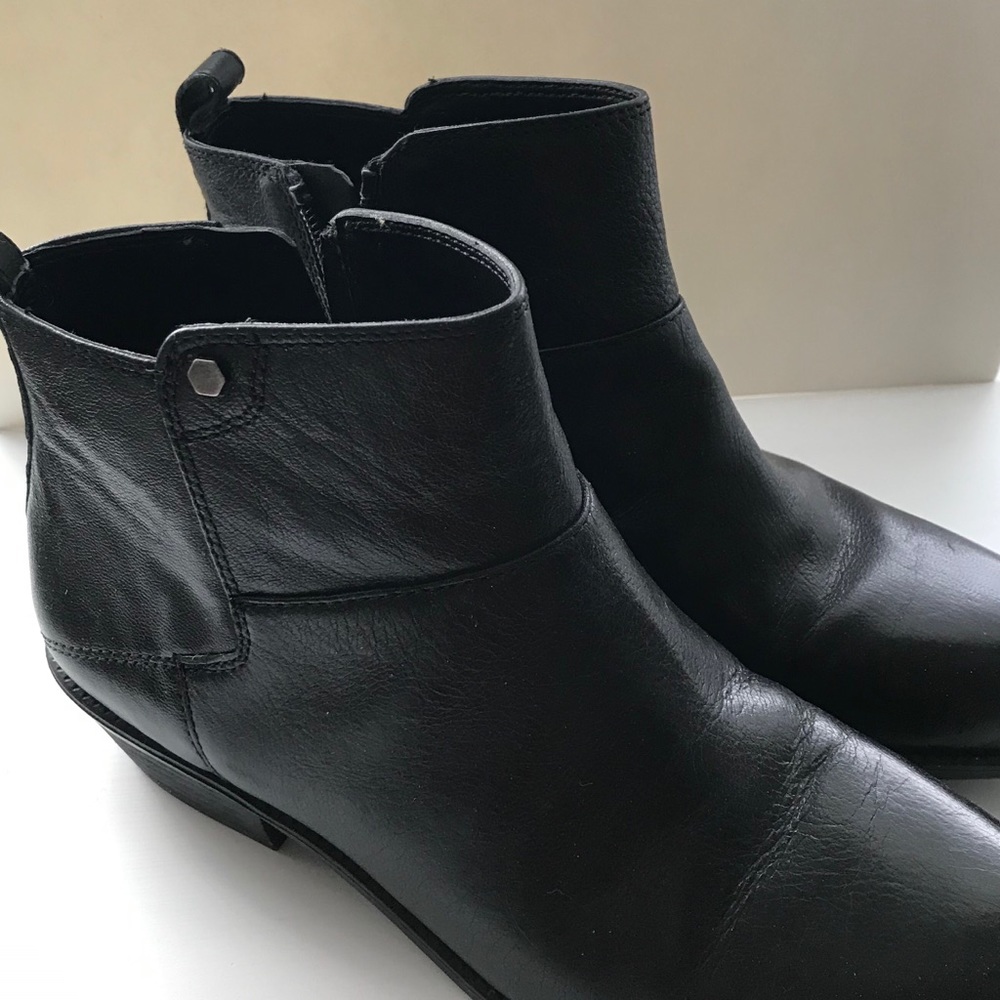 Black Leather Rafaela Franco Sarto booties
